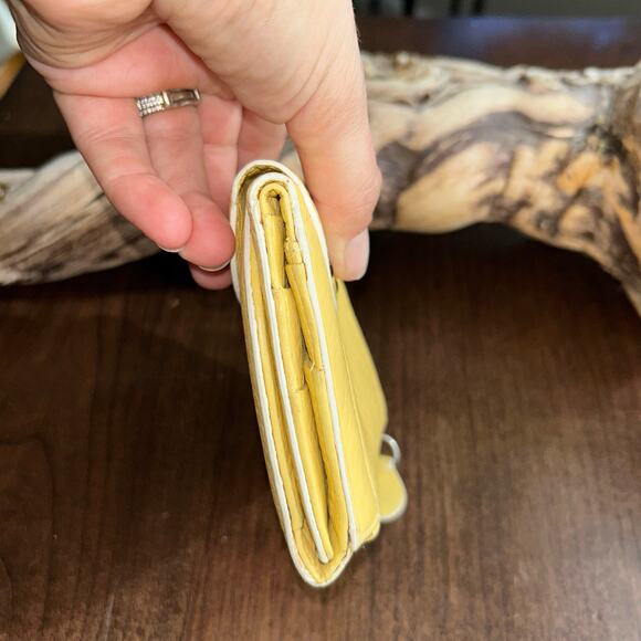 Cole Haan yellow leather Card wallet tri-fold - Picture 5 of 9